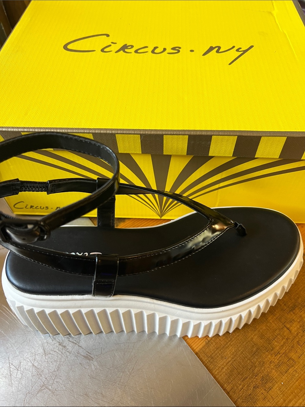 Circus by Sam Edelman Black Platform Thong Sandals Elana